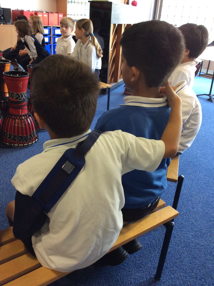 BSNJSV's tweet image. #JSVY3 are super collaborators! Helping each other, taking turns. Making new friendships.