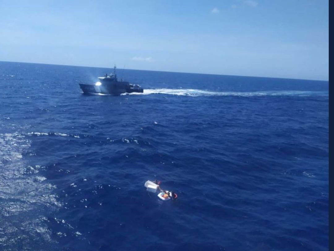 estendenciavzl's tweet image. &quot;La Tortuga&quot; es tendencia porque informan que autoridades lograron rescatar a 4 de las 8 personas desaparecidas, a bordo de la lancha que partió de Higuerote hacia La Tortuga.