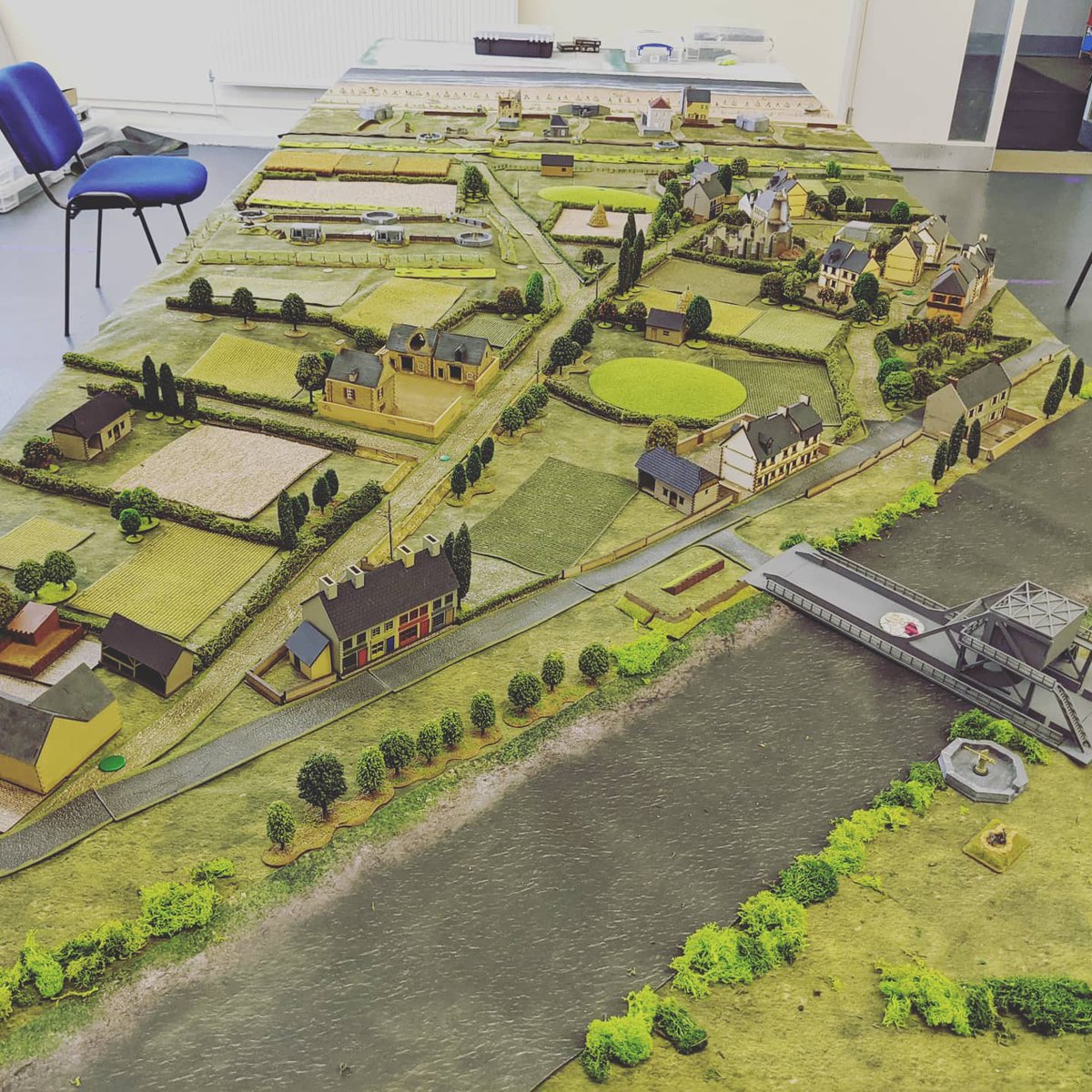Rob_Oute's tweet photo. Bit late posting, but I finally got a game in... V4 FoW with some house rules, Sword beach to Pegasus bridge. #Flamesofwar #FoW #Battlefront #15mm #ww2 https://t.co/4Wub1fQMZ3