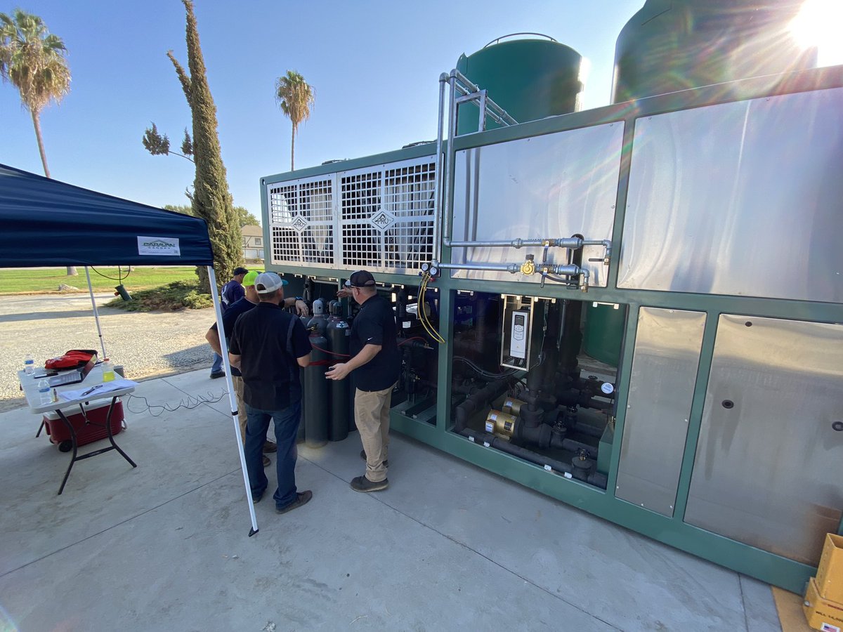 ProRefrig's tweet image. Big start up day! The team is in Tulare CA getting ready to cool milk with the first CO2 charged PROChiller System in the United States!#PROGreenSolution #FutureGreenNow