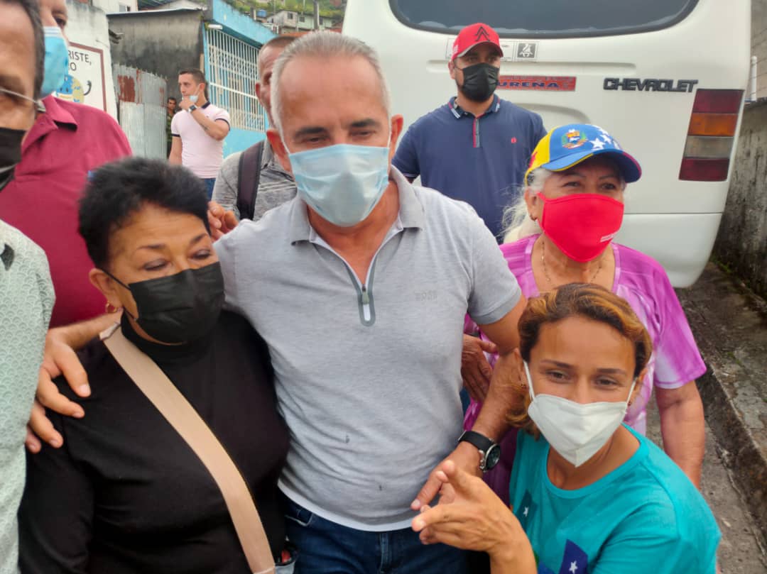 Los Clap no se detiene en Táchira
con <a href="/FreddyBernal/">Freddy Bernal</a> venceremos.
#ClapTachiraSoberaniaAlimentaria

<a href="/Juntosxtachira1/">Juntos por Táchira</a> <a href="/BermudezJoseA/">Bermúdez José</a> 
<a href="/PSUVTachira/">PSUV Táchira</a>