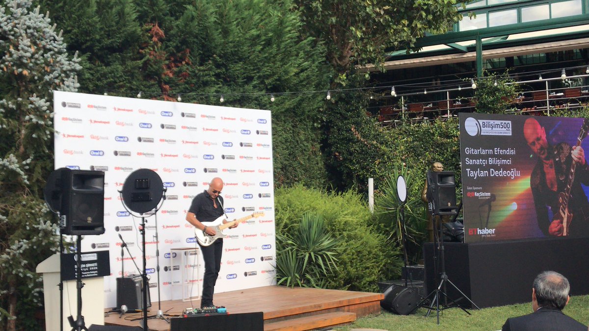 Gitarların Efendisi 
Sanatçı Bilişimci 
<a href="/TaylanDedeoglu/">Taylan Dedeoglu</a> 
Gitar solo performansıyla sahnede

Törene katılım için BZetkinlik.com adresinden KAYIT yaparak katılabilirsiniz..

#bilisim500 #pazaryeri #ICT500 
<a href="/bthaber/">BThaber</a> <a href="/KocSistem/">KoçSistem</a>