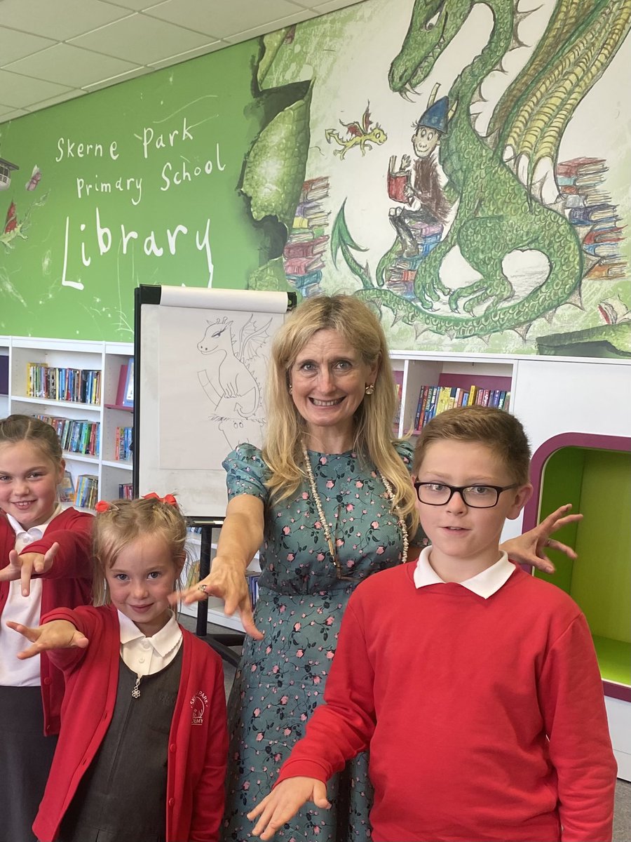 CressidaCowell's tweet image. THRILLED to have opened the sixth of our #Lifechanginglibraries at wonderful ⁦@skerneschool⁩ Skerne Park Primary school in Darlington … here we are, performing a little magic #readingismagic and #magicisforeveryone