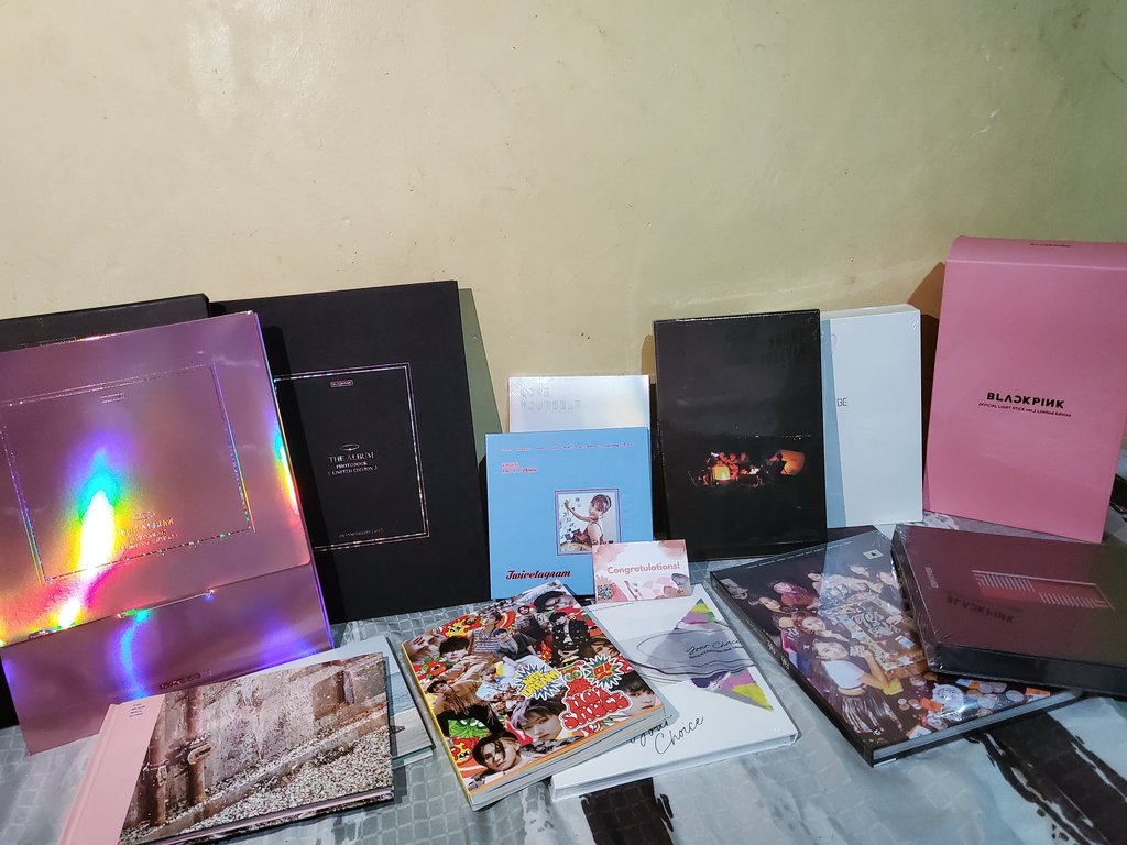 SPECIAL GIVEAWAY 150K !! 😻 1st winner can pick the merch of his/her choice below & 2nd , 3rd gets a surprise album ~ TOTAL OF 3 WINNERS! just follow me & retweet & tag mutuals! 💕