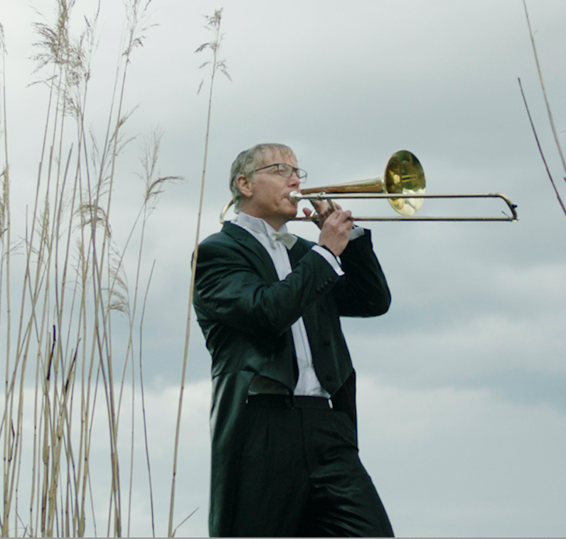 På fredag firar vi att Rinkeby fyller 50 år! Det gör vi med en storslagen fanfar på Rinkeby torg kl. 15, och med musik med El Sistema. Kl 18 blir det ett live-streamat samtal i Kista Bibliotek med Ahmed Abdirahman och Johanna Koljonen "Alla ska med!" buff.ly/3i6NVs1