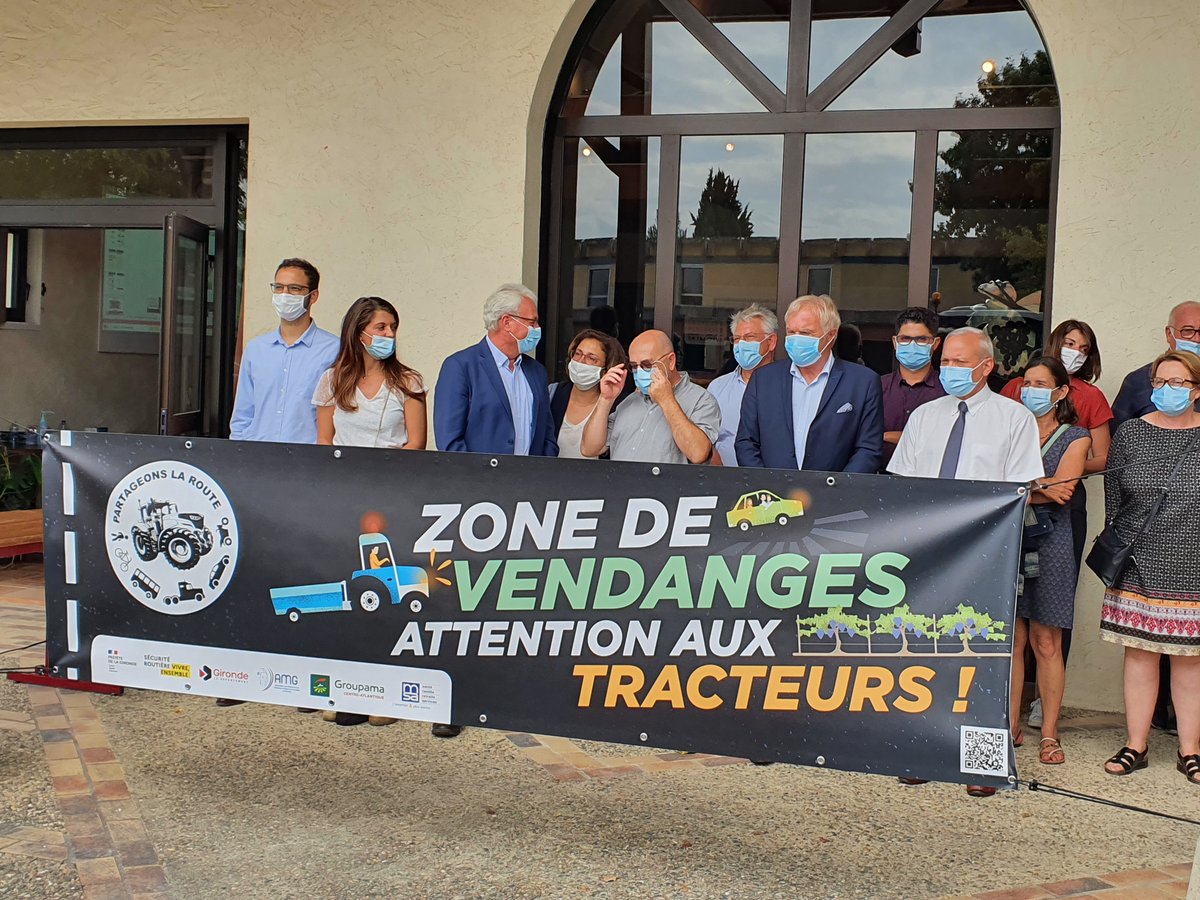 Préfet Nouvelle-Aquitaine et Gironde (@prefaquitaine33) on Twitter photo 🍇🚜 Lancement de la campagne de prévention du risque #routier pendant les #vendanges initiée par la <a href="/GirondeMsa/">MSA Gironde</a> en présence de H.F MEKACHERA, sous-préfet de #Libourne
✅ Objectif : réduire les accidents impliquant des engins agricoles.
#SécuritéRoutière #VivreEnsemble 🍇🚜 Lancement de la campagne de prévention du risque #routier pendant les #vendanges initiée par la <a href="/GirondeMsa/">MSA Gironde</a> en présence de H.F MEKACHERA, sous-préfet de #Libourne
✅ Objectif : réduire les accidents impliquant des engins agricoles.
#SécuritéRoutière #VivreEnsemble