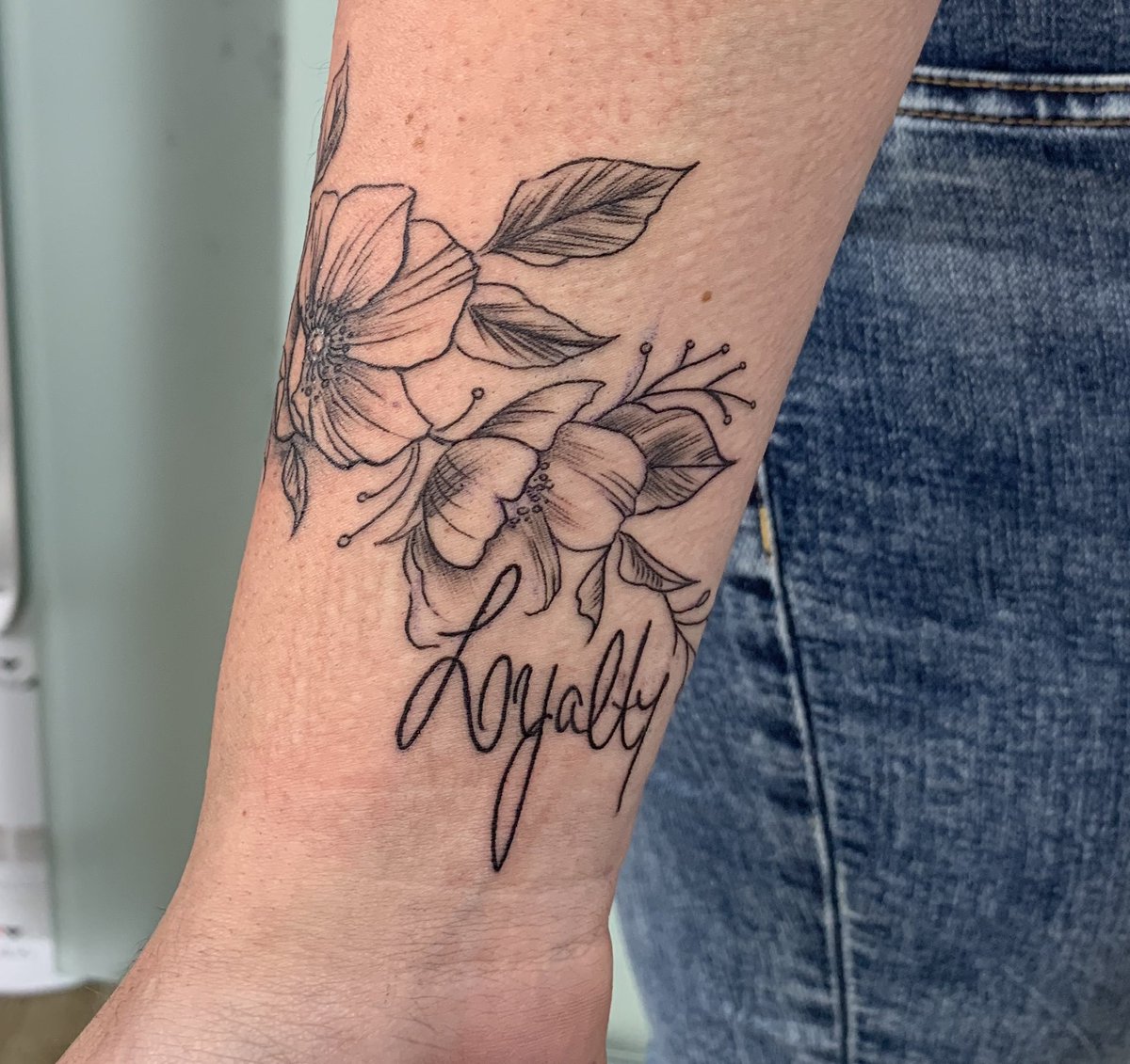 dagiis_jasmin's tweet photo. independence 🤍🦋
Loyalty 🌸
happiness 😊
An Wunder✨

@dagibee https://t.co/AlOAEFC5Vb