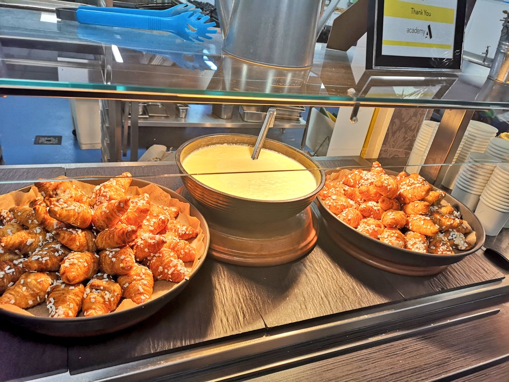 Last night's welcoming dinner for the new boarders and families <a href="/HabsAdamsGS/">Haberdashers' Adams</a> 4 different food offerings giving the new boarders a taste of what's ahead. @sampeate29 <a href="/chefbrewster/">Gary Pyatt</a> #greatteamwork #schoolfood @Academy_Food_UK @ServestFoodCo <a href="/AtalianServest/">AtalianServest</a> first of many great meals