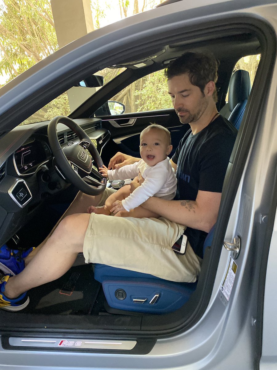str8edgeracer's tweet image. early AM driving lessons #RS6 #FastBaby