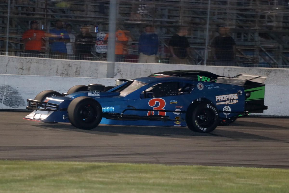 ThompsonSpdwy's tweet photo. Race day 👉 coming soon. 🔥

We are just one week away from the Tripoint Showdown 75 for the Outlaw Open Mod Series on Wed., September 15! Names like Dowling, Swanson and more will be here to chase $5,000!

📋: https://t.co/no1WTeLDNH
🎟: https://t.co/GGbjRMGkUA

📸: Alan Ward https://t.co/RNM3YDSQVD