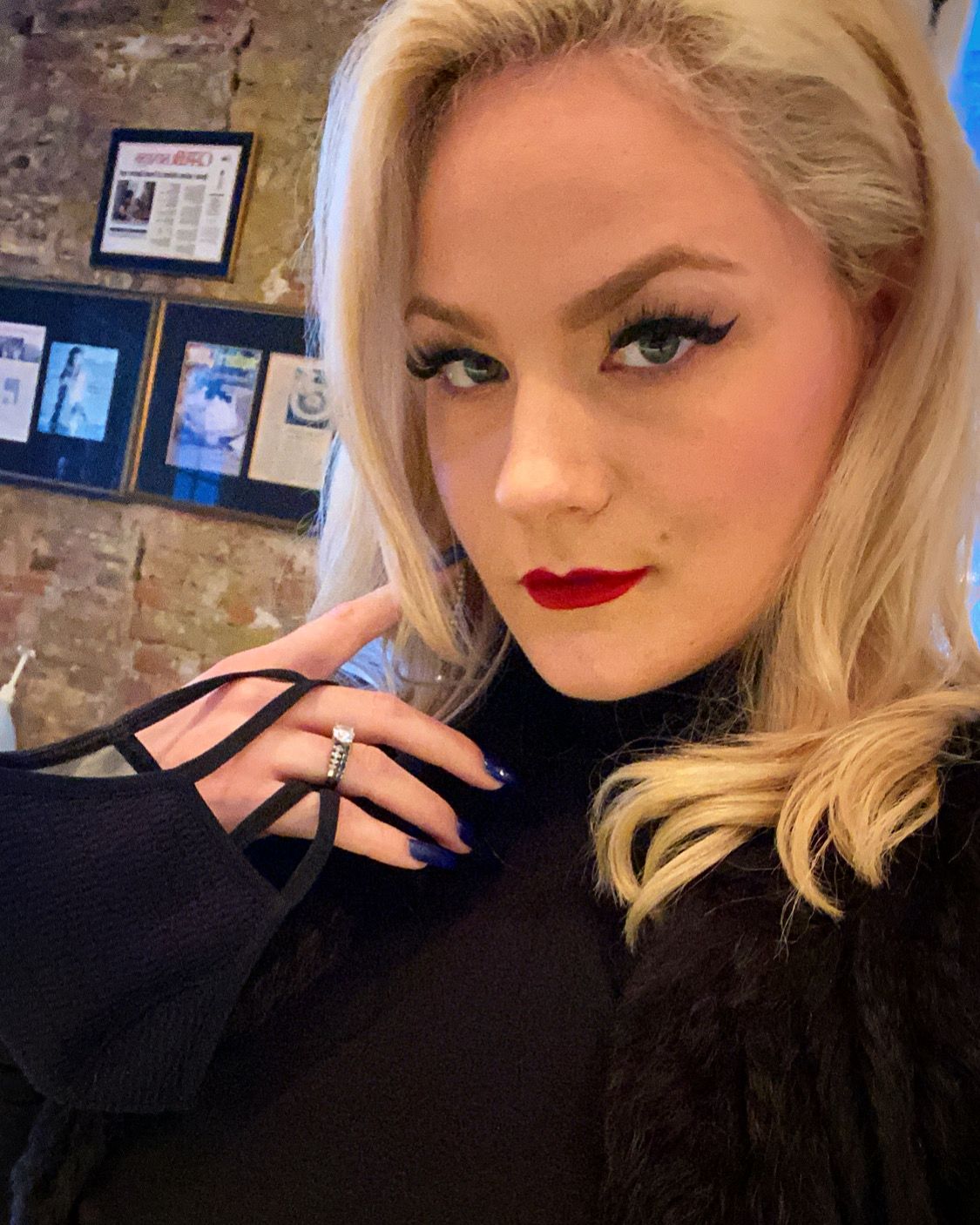 TW Pornstars - Lisey Sweet. Twitter. Look into my eyes... 3:23 PM - 8