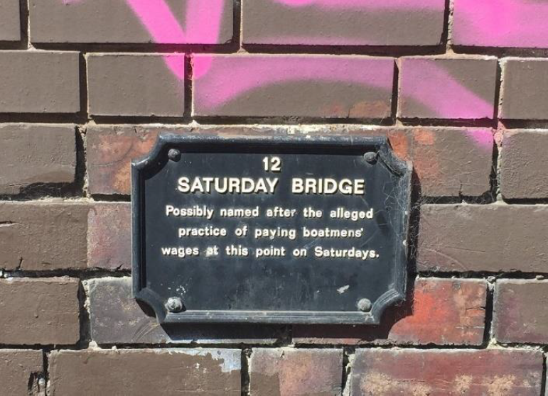 CRTWestMidlands's tweet photo. Near to Saturday Bridge, Friday Bridge existed. It is believed that these two bridges were so-named after the practice of paying boatmen’s wages at these points on their canals #Birmingham @BHeritageWeek https://t.co/lRxcWL3y3o
