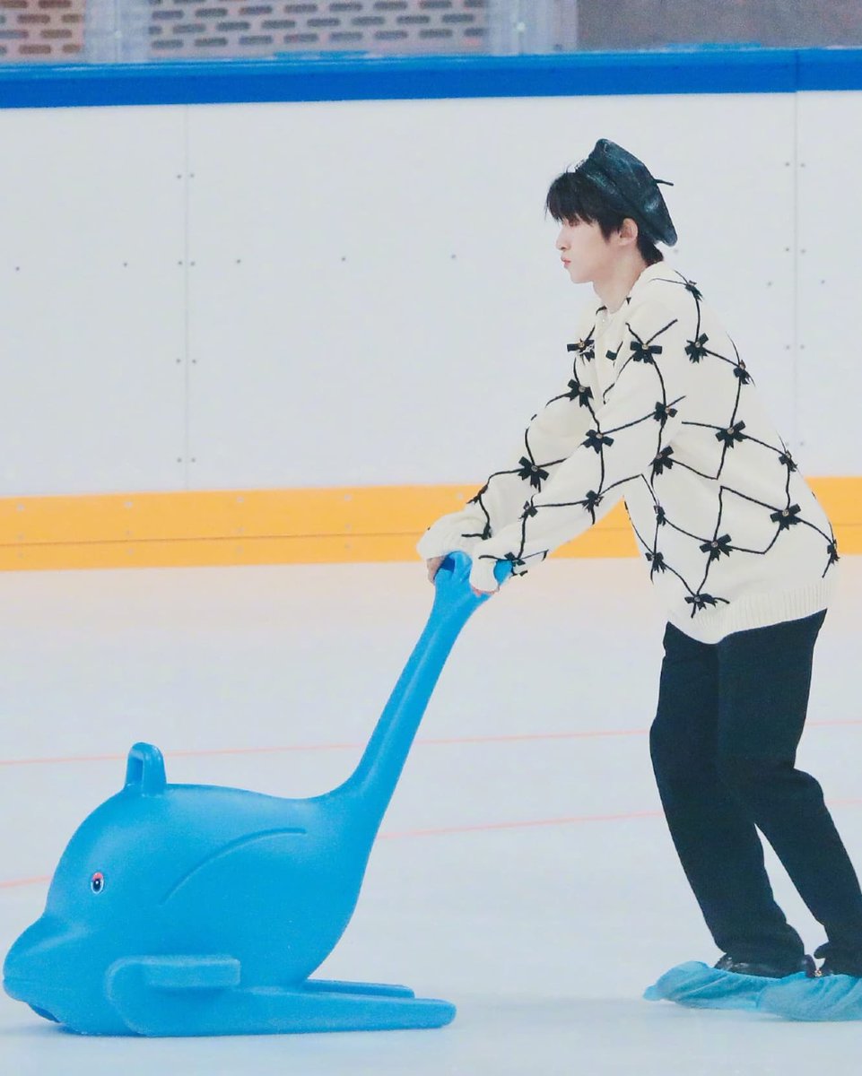 liuyu_updates's tweet image. Liuyu ice skating❄️🐟💙
♡ 08 | 09 | 2021 ♡
© 微博『MONOPOLY0824_刘宇、ROSETTE | 刘宇』
❄️ Follow @liuyu_updates for more updates❄️
#liuyu #into1 #刘宇 #chuang2021 #CHUANG2021final