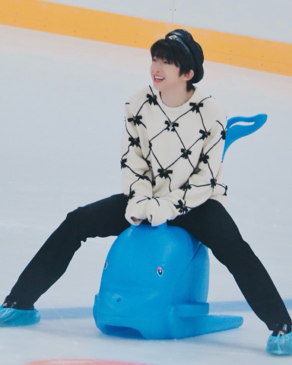 liuyu_updates's tweet image. Liuyu ice skating❄️🐟💙
♡ 08 | 09 | 2021 ♡
© 微博『MONOPOLY0824_刘宇、ROSETTE | 刘宇』
❄️ Follow @liuyu_updates for more updates❄️
#liuyu #into1 #刘宇 #chuang2021 #CHUANG2021final
