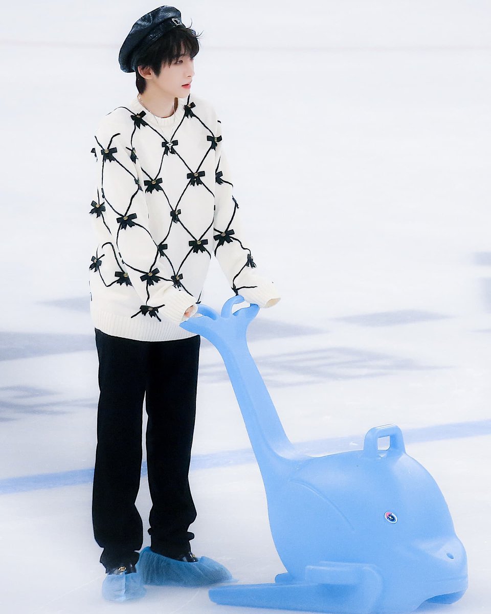 liuyu_updates's tweet image. Liuyu ice skating❄️🐟💙
♡ 08 | 09 | 2021 ♡
© 微博『MONOPOLY0824_刘宇、ROSETTE | 刘宇』
❄️ Follow @liuyu_updates for more updates❄️
#liuyu #into1 #刘宇 #chuang2021 #CHUANG2021final