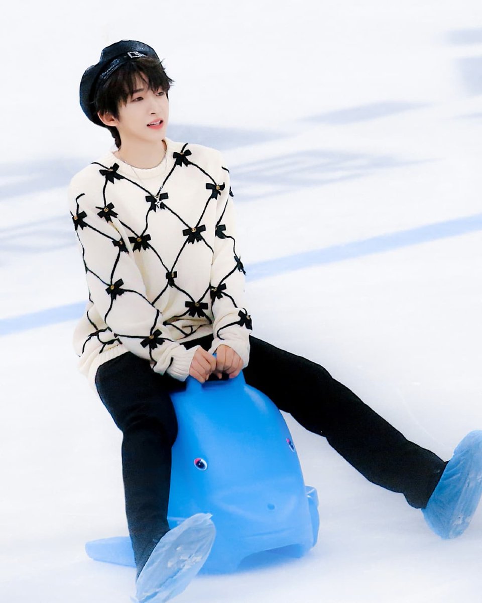liuyu_updates's tweet image. Liuyu ice skating❄️🐟💙
♡ 08 | 09 | 2021 ♡
© 微博『MONOPOLY0824_刘宇、ROSETTE | 刘宇』
❄️ Follow @liuyu_updates for more updates❄️
#liuyu #into1 #刘宇 #chuang2021 #CHUANG2021final