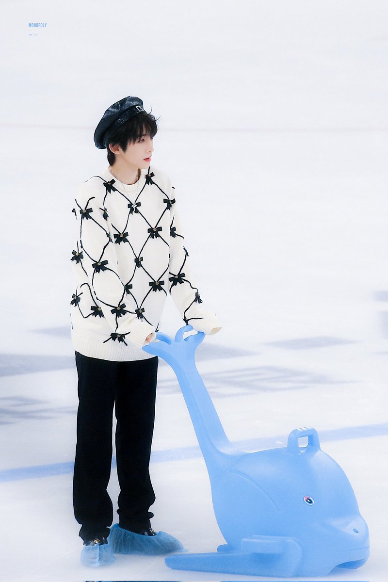 liuyu_updates's tweet image. Liuyu ice skating❄️🐟💙
♡ 08 | 09 | 2021 ♡
© 微博『MONOPOLY0824_刘宇、ROSETTE | 刘宇』
❄️ Follow @liuyu_updates for more updates❄️
#liuyu #into1 #刘宇 #chuang2021 #CHUANG2021final