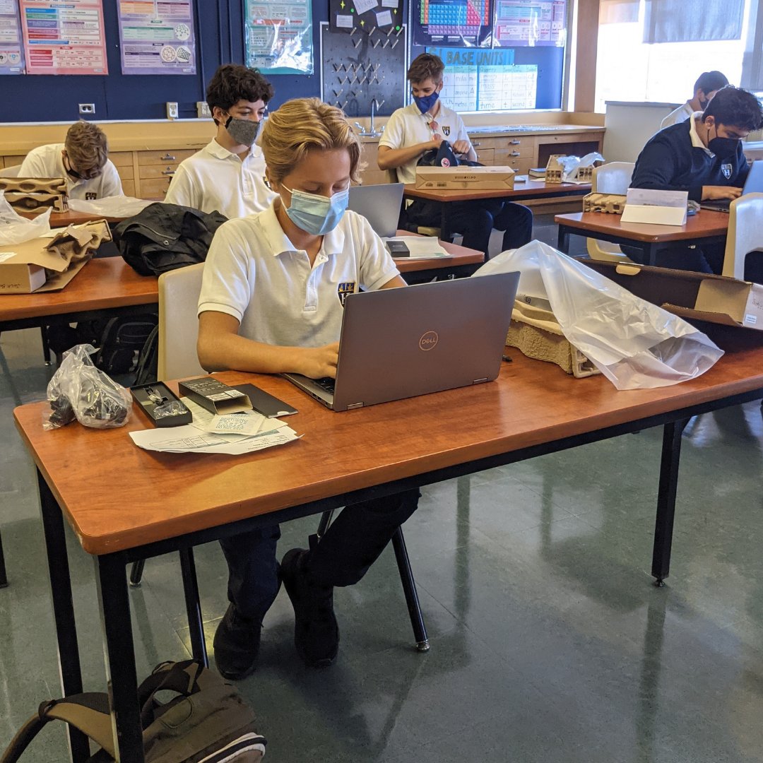 Did you know that all of our Grade 9 students receive a premium Chromebook laptop through our Grade 9 Laptop Program?  Yesterday was our official Unboxing Day! Check out our students with their newest gear. 💻 🤩 

#HudsonCollege #HudsonHuskies #UnboxingDay #OntarioEducation