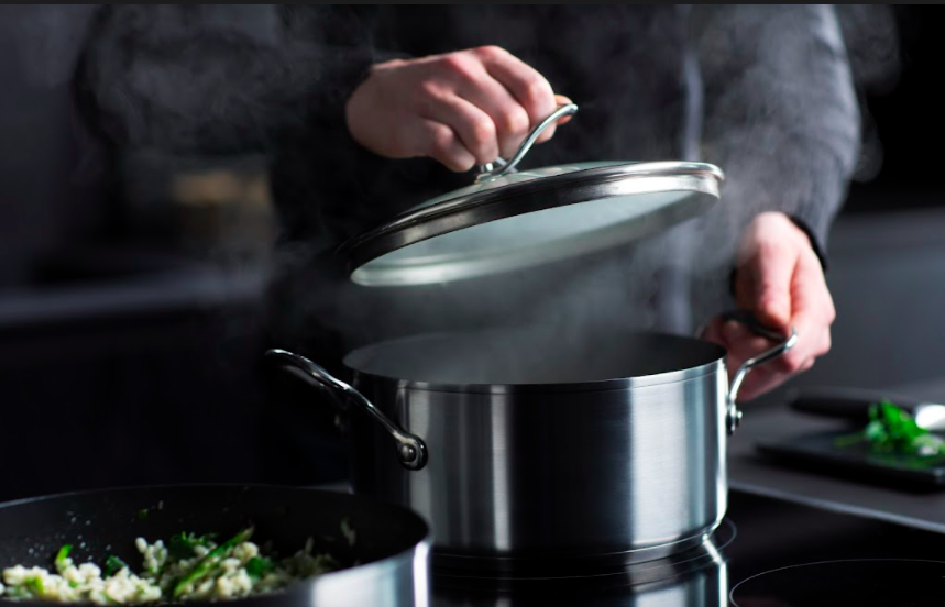 Engineered for fearless cooks, cook up a storm in our Circulon SteelShield™ stockpot. 

circulon.uk.com/products/steel…