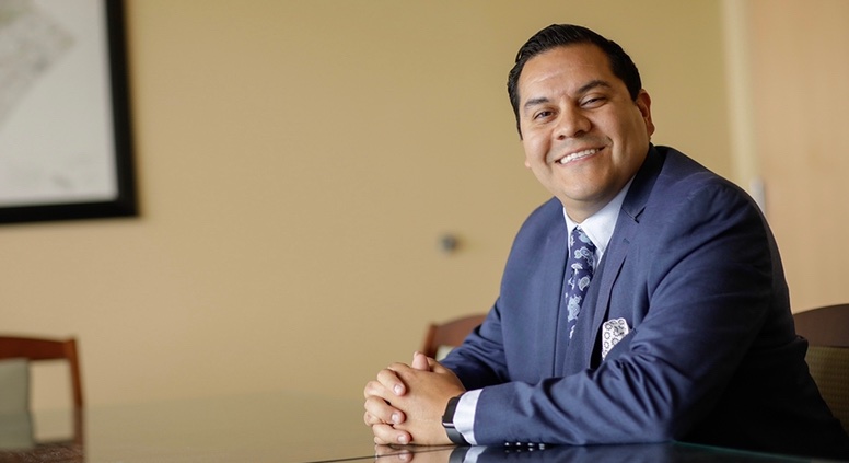 KingSpry Law (@king_spry_law) on Twitter photo Congratulations to Jonathan Huerta <a href="/legalhorn/">Jonathan Huerta</a> and all the 2021 Forty Under 40 honorees!! #LVBEvents kingspry.com/news/kingspry-… Congratulations to Jonathan Huerta <a href="/legalhorn/">Jonathan Huerta</a> and all the 2021 Forty Under 40 honorees!! #LVBEvents kingspry.com/news/kingspry-…