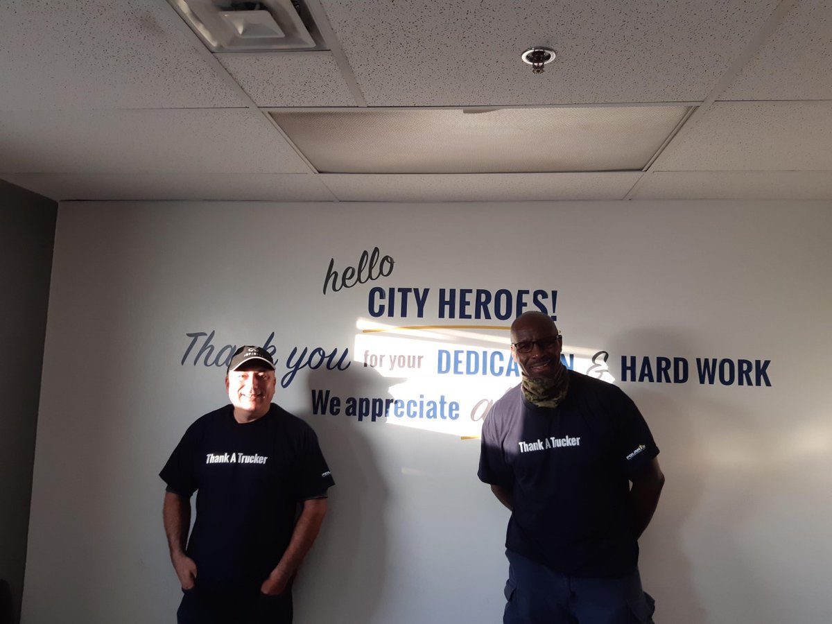 PolarisTrans's tweet photo. Day 2 of us celebrating #NationalTruckingWeek with our city drivers to show our appreciation! Stay tuned to see more of our driving team! Thank you, drivers, for all you do every day to keep our freight moving. #CrossBorderPros #ThankATrucker #CityDrivers https://t.co/o0U0E4DYh2