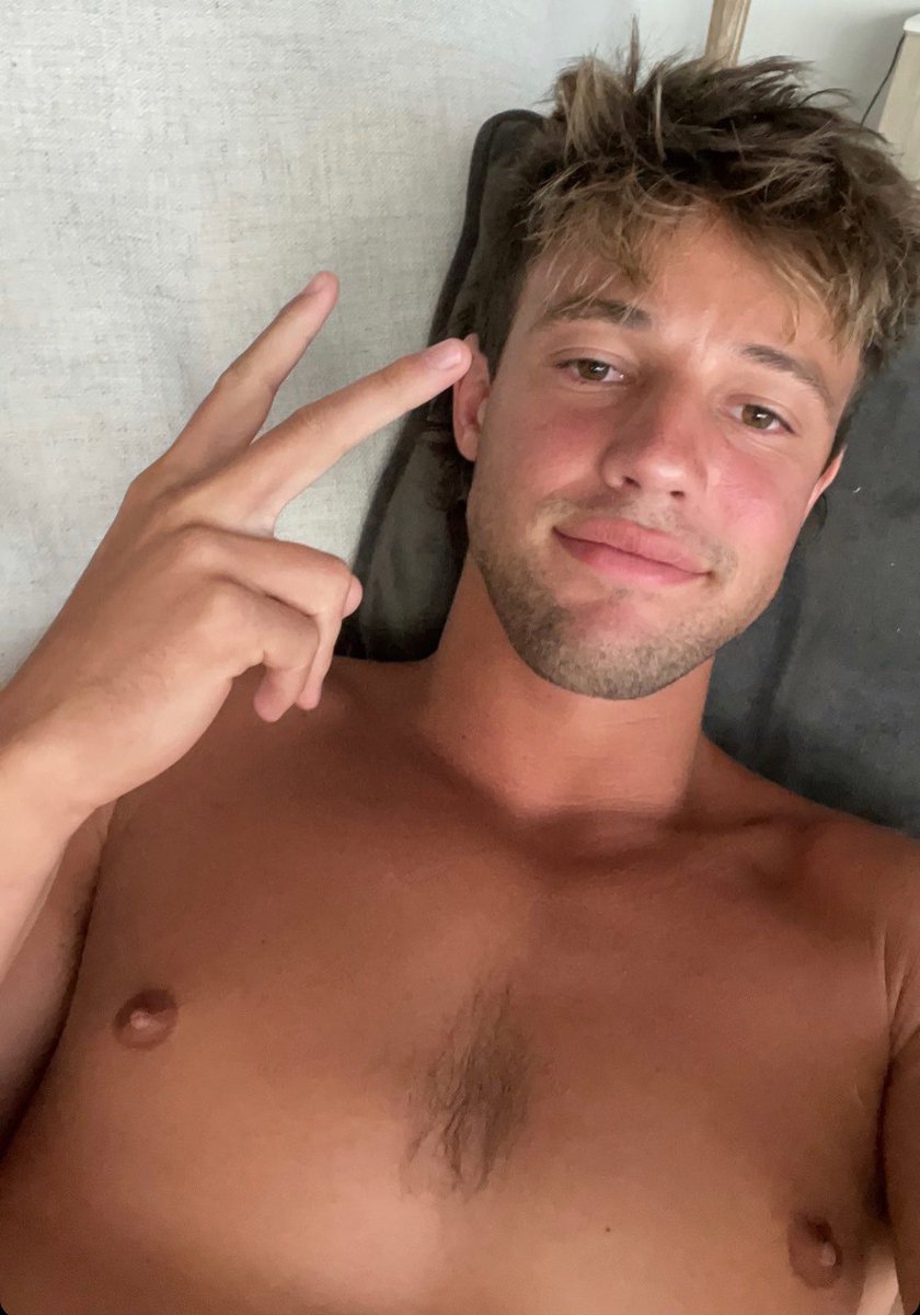 SecretGuyStuff's tweet image. Happy 27th birthday to @camerondallas 🎂🎉🚀 All the best! #HappyBirthdayCameron #HappyBirthdayCameronDallas #CameronDallas