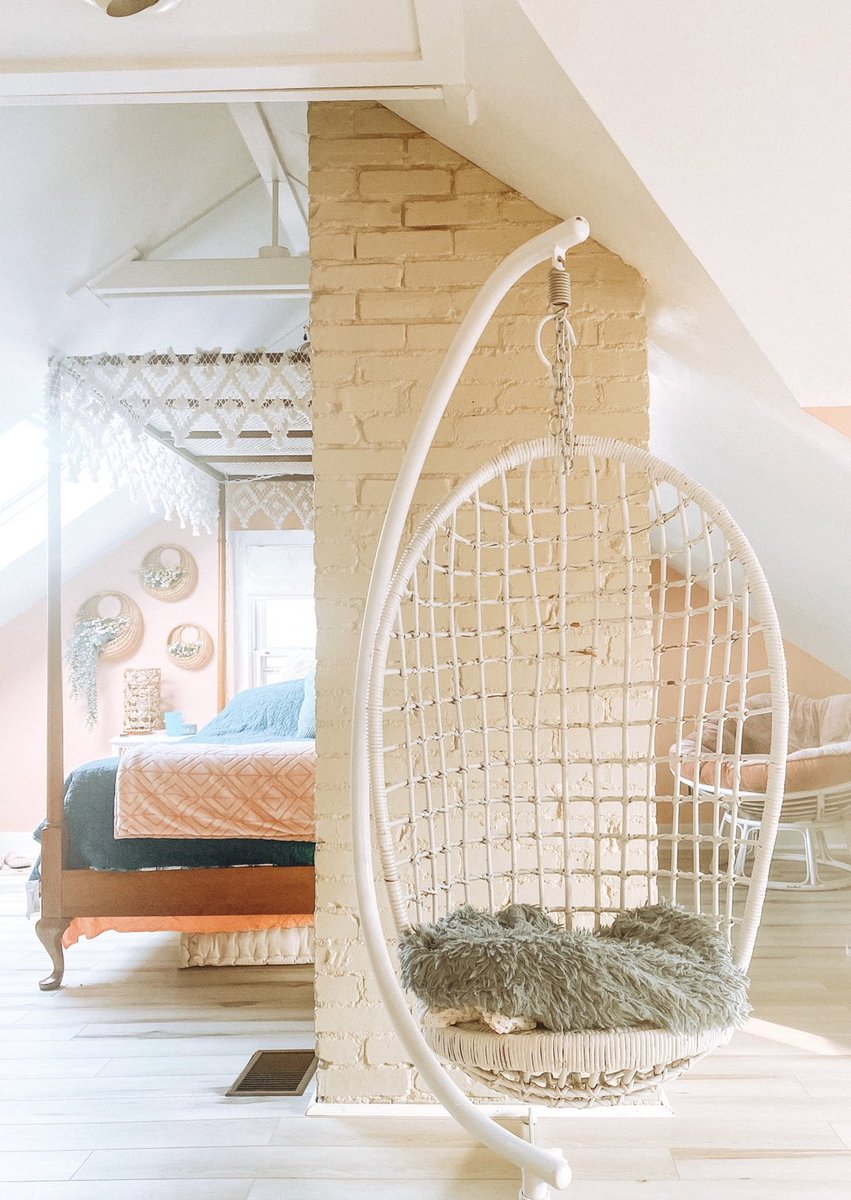 lyssotten's tweet image. Enjoy this transformation of my 1928 Bungalow 🤍 It’s not finished but you do what you can on a budget! @hgtv