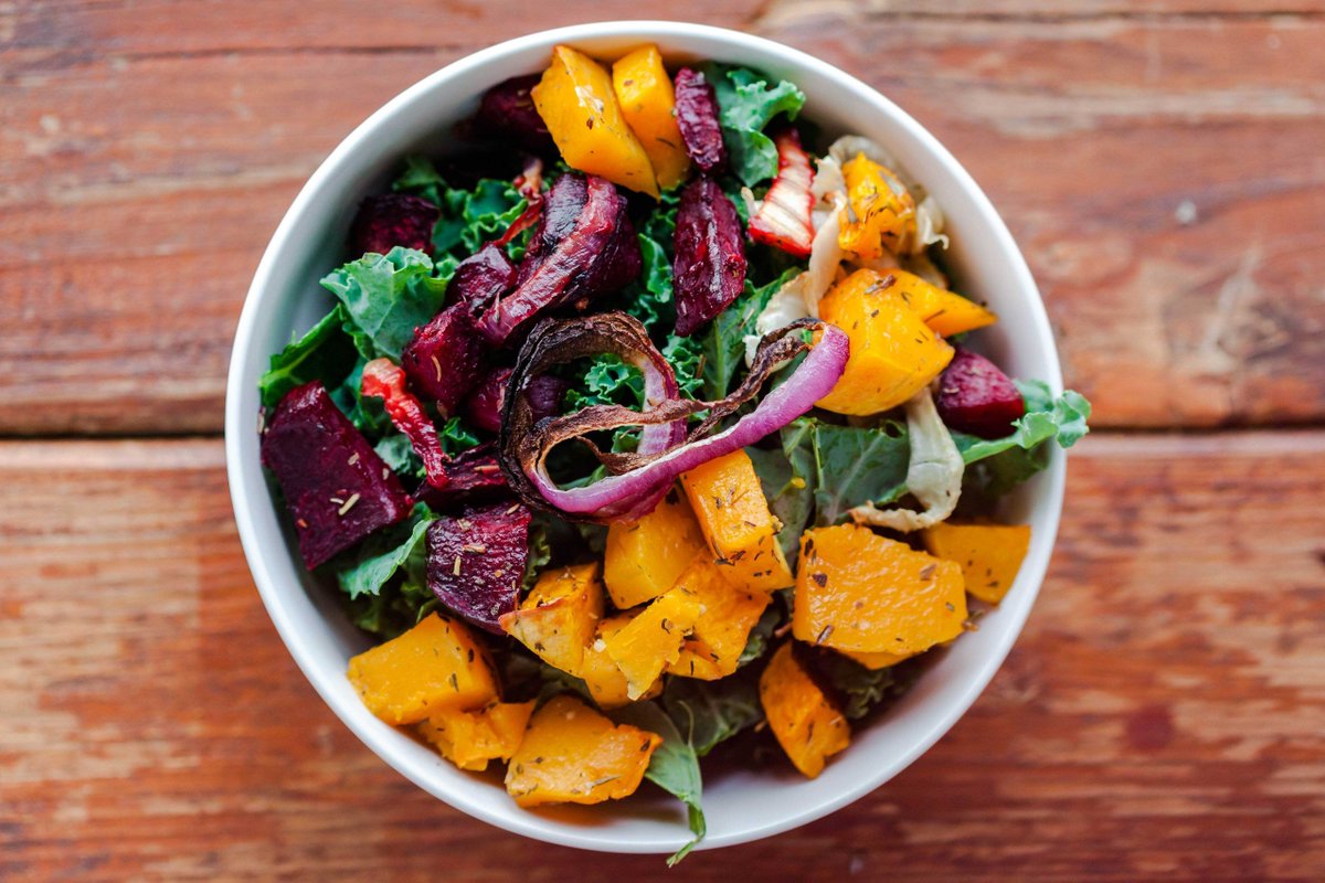 BadtotheBowl's tweet photo. Roasted Fall Vegetables with beets, butternut squash and fennel with savory herbs are cozy, comforting and oooohhh so yummy! 😋 #roastedveggies #eatyourveggies https://t.co/kUtCsM1kfw https://t.co/VWanNSFsOy