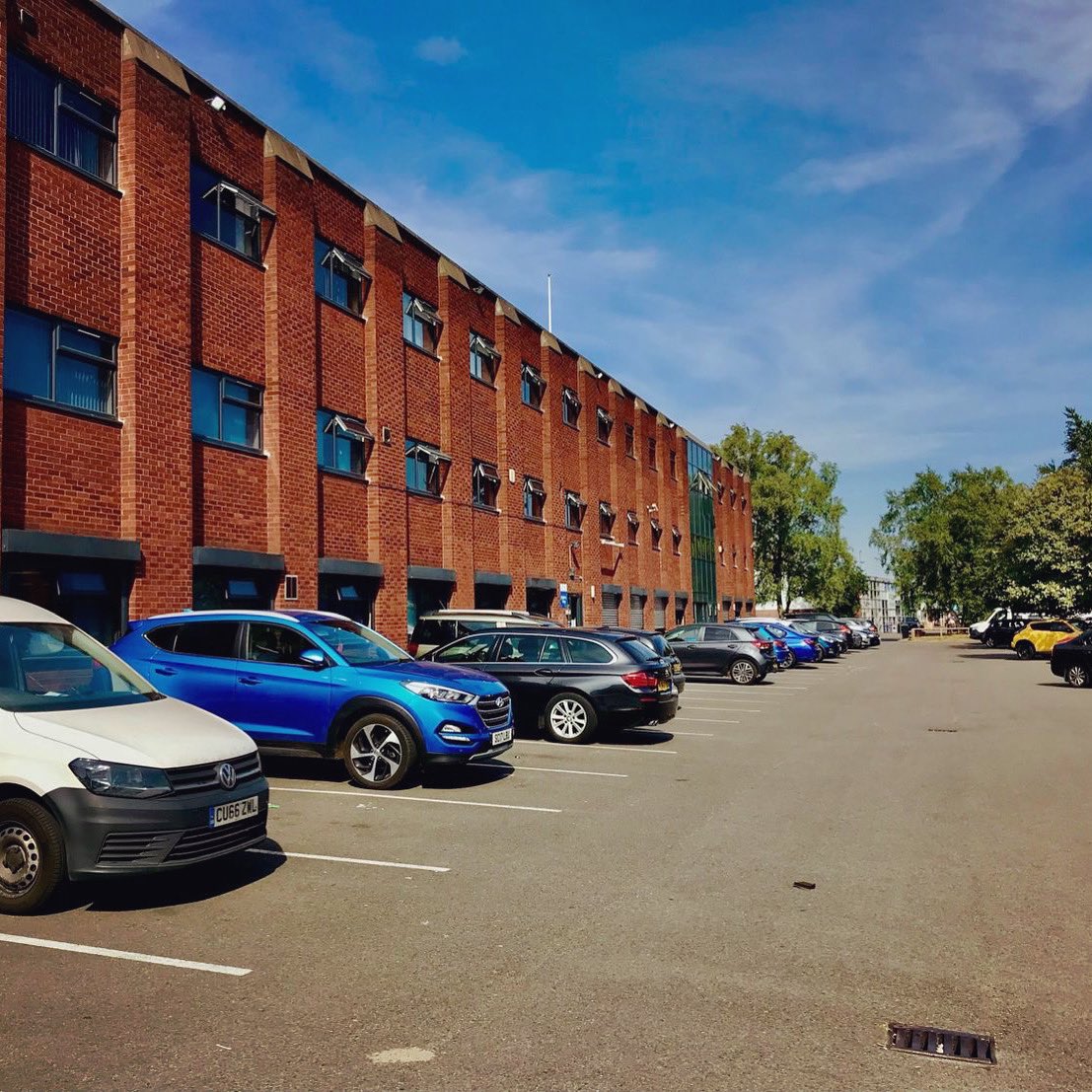 Staton_Young's tweet photo. A gorgeous sunny day at Anglesey Business Centre in Burton today.  
Is this the last bit of sun for our ‘summer’?! ☀️ 

We have offices available. 
Contact us:
📞 01332 477 700 
📧 info@statonyoung.co.uk 

#britishsummer #enjoyitwhileitlasts #sun #businesscentre #servicedoffices https://t.co/x6bZpRlFtH
