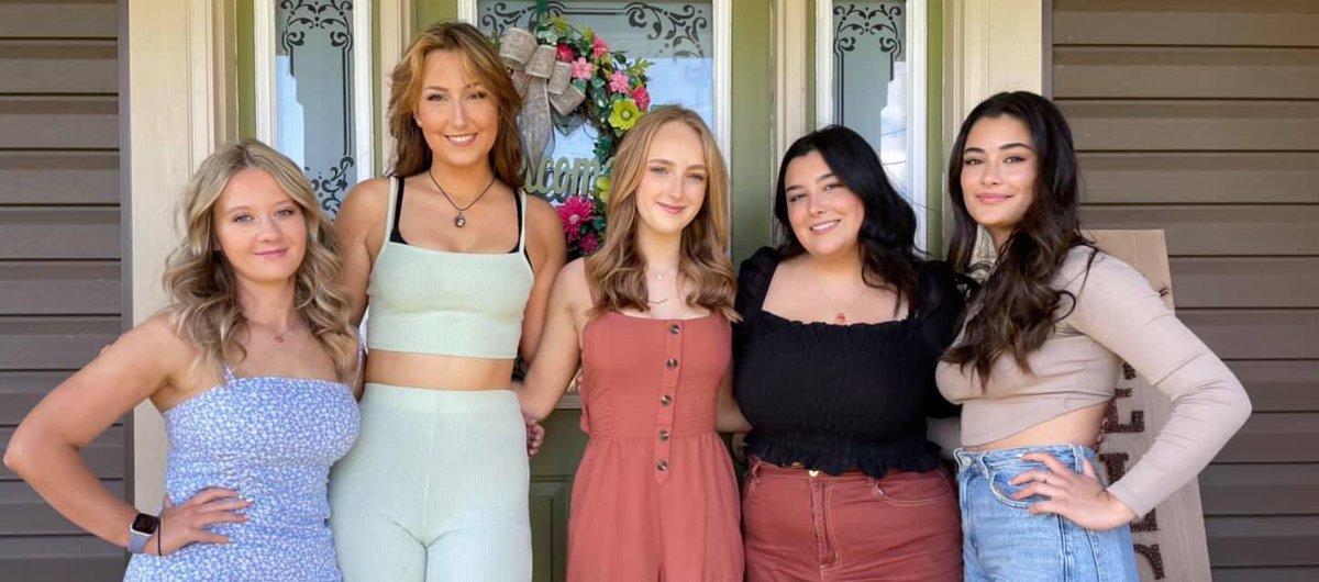 Senior year for <a href="/MCHSMonarchs/">MCHS - Mobile High</a> and @emma_somthing good luck and enjoy every minute.