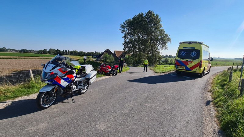 112: Motorrijder gevallen op Oudedijk Schagen