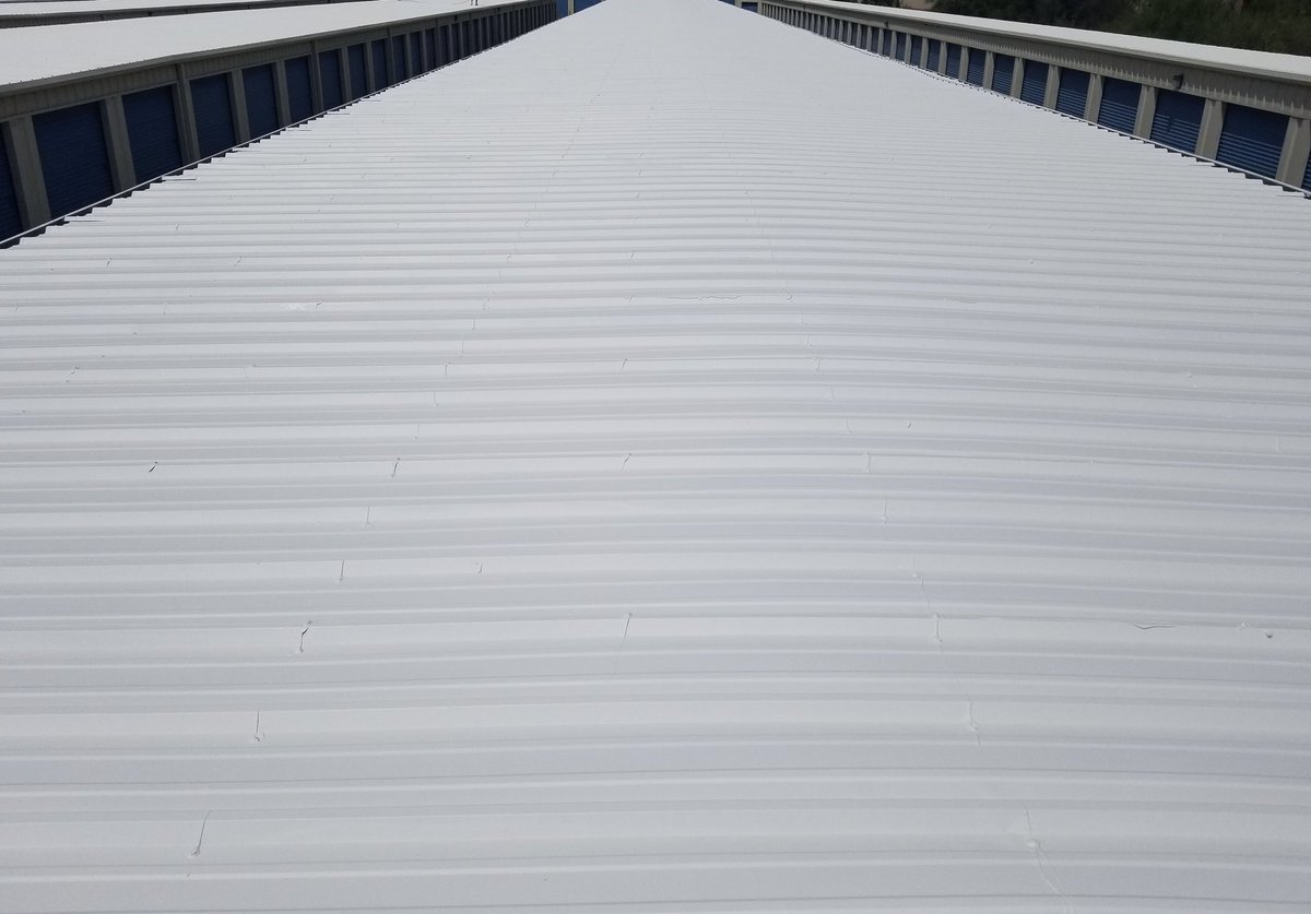 h2otightroofing's tweet photo. We love a good transformation! Images showing before, during, and after our Elastomeric Coating is applied on a customer’s storage facility. 

The final result leads to a leak-proof and cooler roof.

#roofrestoration #838coatings #mastercontractor #leakproof #commercialroofer https://t.co/PdjfCTqGMu