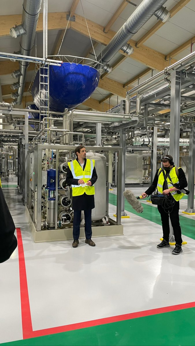 orbuch's tweet photo. Congratulations @Climeworks on opening your Orca plant today in Iceland. At 4,000 tons/yr, it’s the largest direct air capture facility in the world!

Thanks to 5,000+ @Stripe Climate users for contributing to scale technologies like this. https://t.co/q5ie1O6mYe