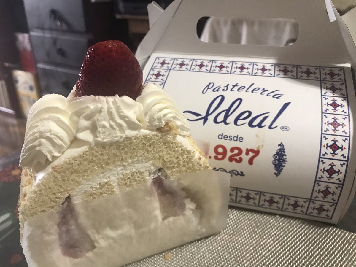 Si algo me recuerda mi infancia y el Centro Histórico, es sin duda la <a href="/PasteleriaIdeal/">Pasteleria Ideal</a> 

¡Hoy me hizo muy feliz!

#PasteleriaIdealLaMejorDeMexico