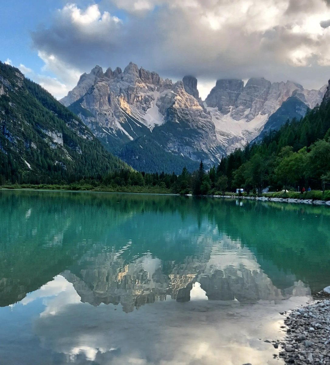 WeLoveDolomiti's tweet photo. Con i magnifici #riflessi serali del #LagodiLandro 💙 auguriamo a tutti voi una felice serata!
#landro #dobbiaco #altoadige #sudtirol #südtirol #lago #laghi #dolomites #dolomiten #dolomiti #montagna #montagne #trekking #landscape #photo #photography #8settembre #welovedolomiti https://t.co/nOaKeiiuIR