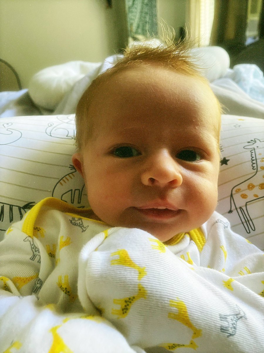 Mornings are sweeter now☀️🦒