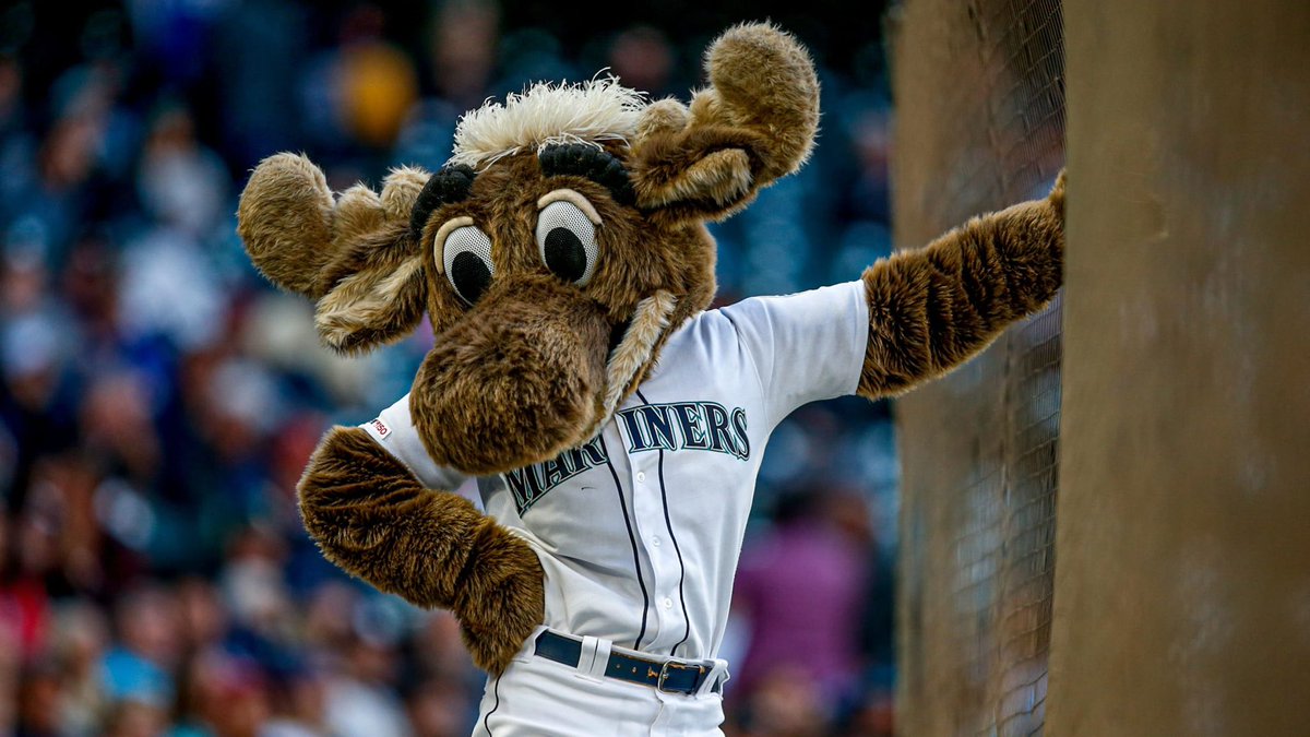 The Moose wants to know why you haven't bought your tickets yet for our PNW Chive Loads the Bases event on 10/2. Details here: Tinyurl.com/loadthebases #chivenation #kcco #chiveon