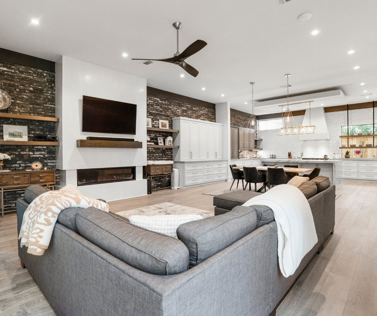 WDBHomes's tweet image. Each step in the home building process can comprise hundreds of other choices that you will be making. The person guiding you through this process must be someone you can trust.
Built by @WDBHomes 
Designed by @designdca 

#homebuildingprocess #homebuildingjourney #designbuild