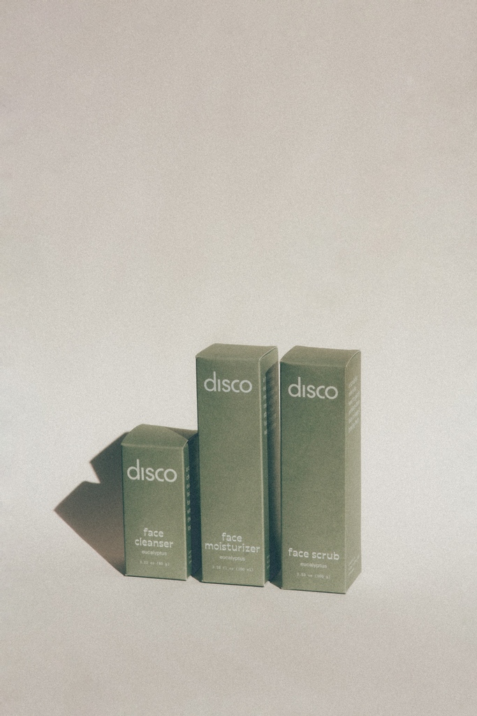 letsDiscoskin's tweet photo. As a guy, you probably don't talk about skincare products with your friends over drinks or while watching the game. And that's okay. You can follow us on Instagram instead and look at our sleek, recyclable, and eye-catching packaging. ⁠
⁠
📷: @iamjonwong https://t.co/EZiITcDMko
