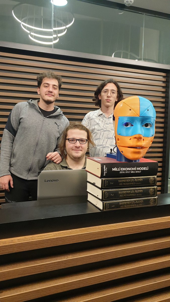 <a href="/tvmeltem/">Meltem TV</a>'in yeni insansı robot güvenliği maske denetimlerine başladı 😂🤣