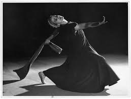 Hoy la gran bailarina Joan Turner recibió el #PremioNacional de #ArtesDeLaRepresentación 2021 que reconoce su aporte al desarrollo de la Danza y la cultura en nuestro país. 
Profunda admiración y emoción hacia una gran Artista y luchadora por los DD.HH.
Brillante Joan Turner!