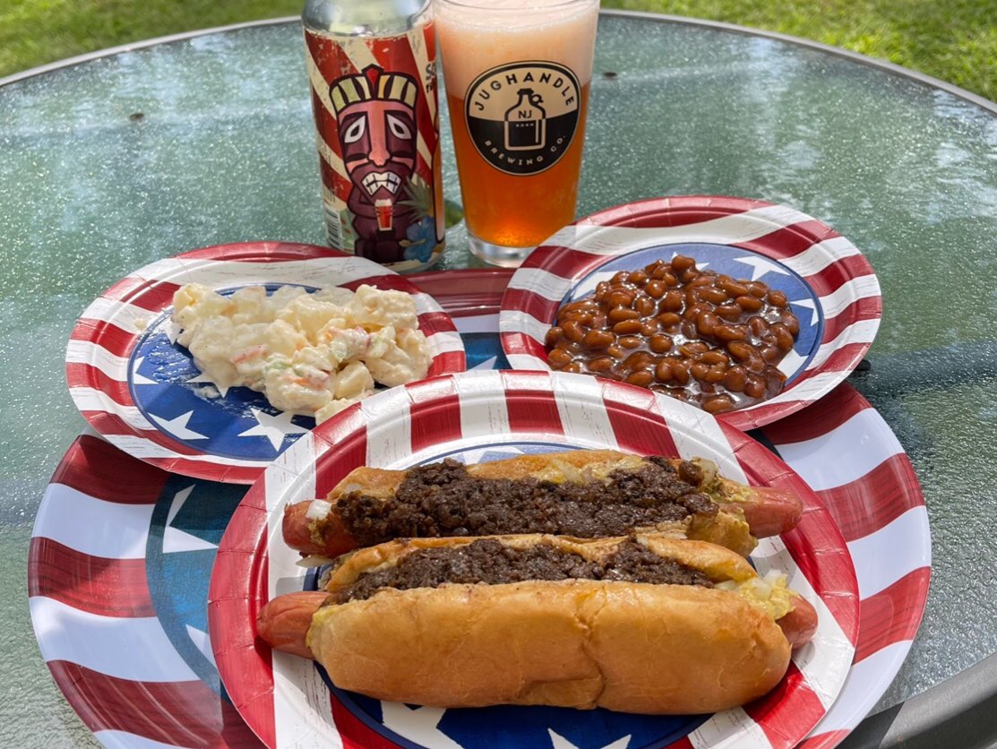 sonnylee2's tweet photo. Be patient, everything is coming together. Lunch in the backyard from Texas Weiners in Plainfield, NJ. Craft Beer from Jug Handle Brewing in Tinton Falls, NJ๐บ๐บ
#jughandlebrewingco
#njbeer
#njcraftbeer
#njbrews
#njbeershares
#texasweiners
#chilidogs https://t.co/OIib3en4UV