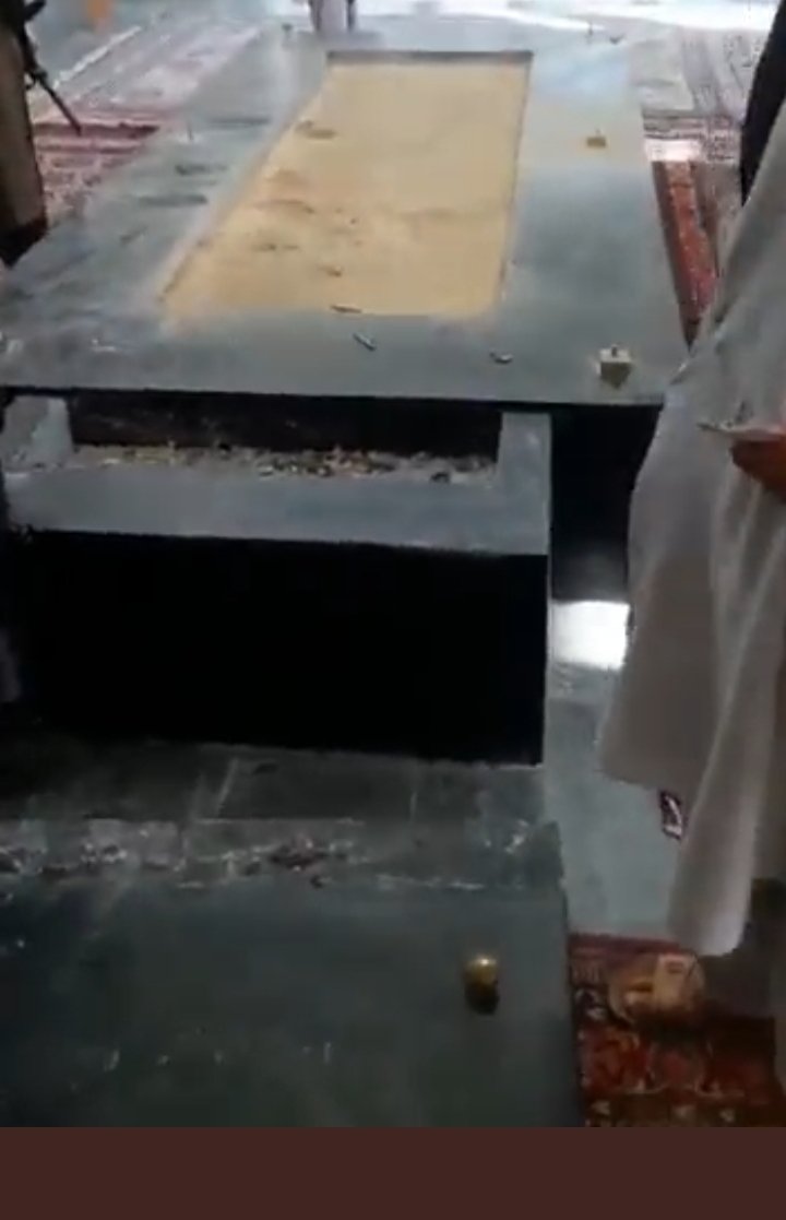 В Панджшере повредили могилу Масуда-старшего 