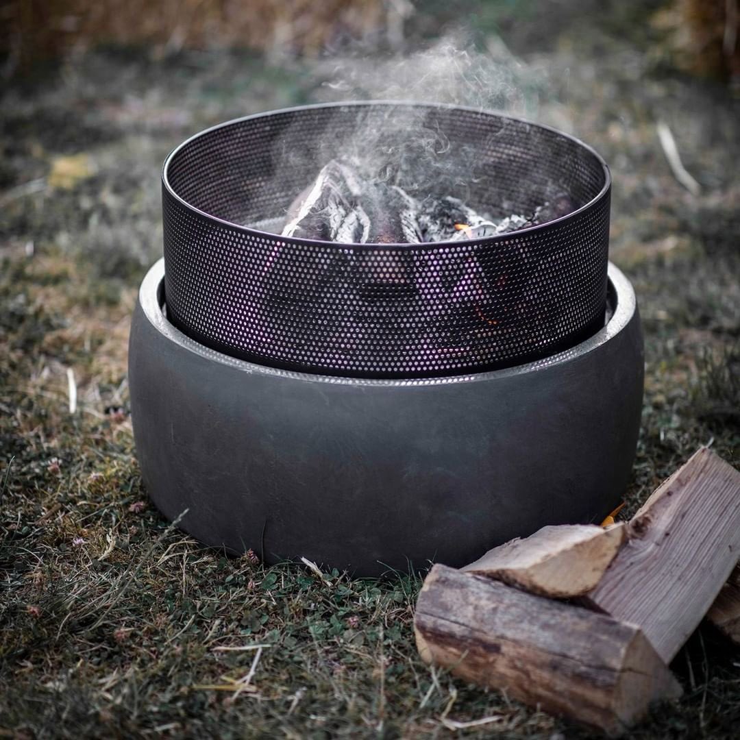 K E E P  T H A T 
F E S T I V A L  F E E L I N G 
A L I V E . 

Create that perfect main stage feel in your garden with our great selection of outdoor lighting and accessories. 

bennettsofderby.co.uk/product-catego…