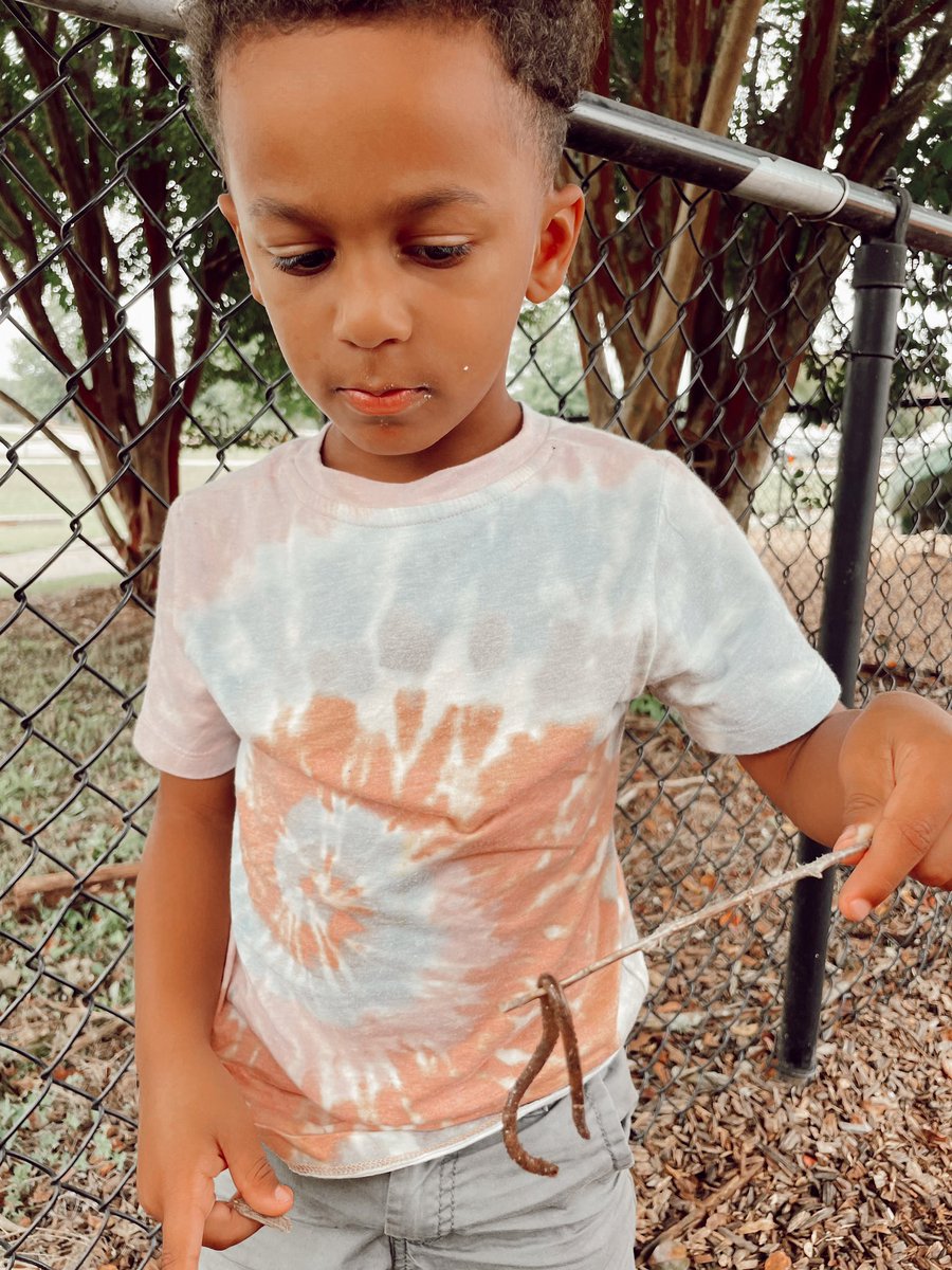 RCPS_EarlyLearn's tweet image. Earth worm 🪱 investigation #playgroundscience