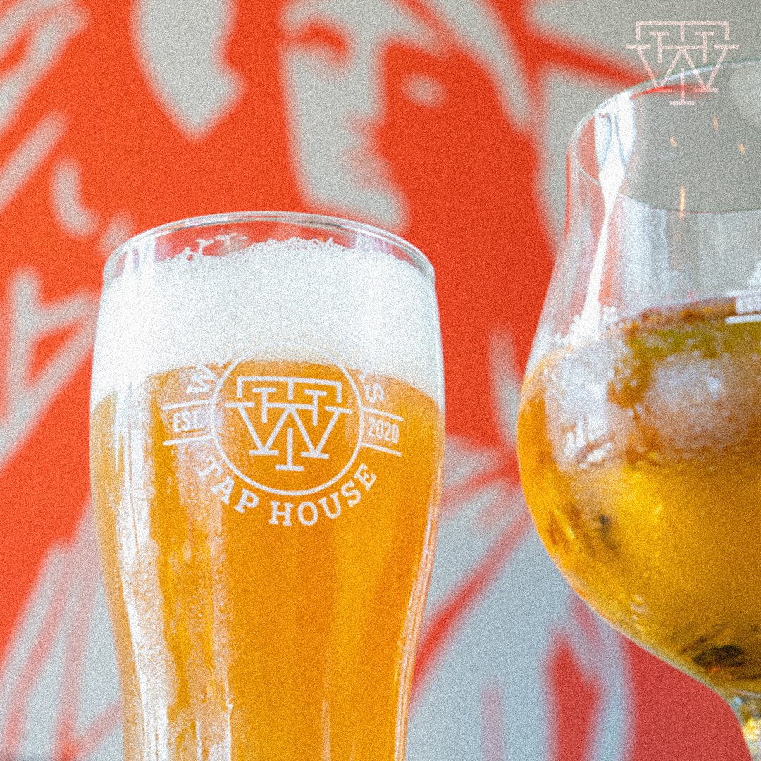 westtextaphouse's tweet photo. Who's thirsty? 
Come pour yourself any icy, cold one with us tonight! The beer is flowing, our margarita machine is mixing, and we've got your favorite local eats in one spot. Grab your spot on the patio for a relaxing Wednesday! 
Open 7 days a week: Today from 2 PM to 11 PM https://t.co/ORvFyRSWTO