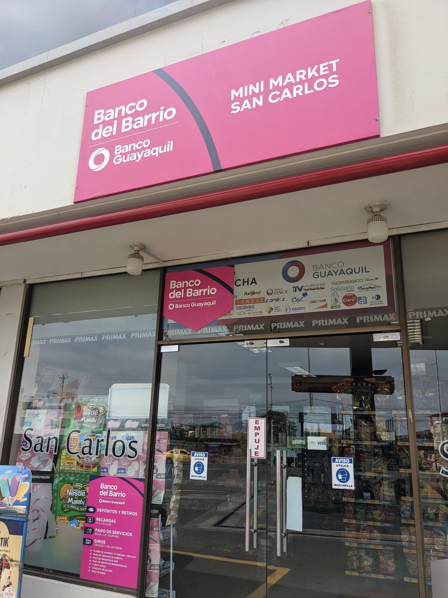 jazharb's tweet photo. Quiero denunciar a este local en Manta. 

@BancoGuayaquil ellos están cobrando $1 por sacar dinero (sin contar la comisión del banco) y aparte no avisan. Cuando le reclamé me dijo "Desaparezca en este momento" y me botó del local. 

Deberían multar o retirarle el servicio. https://t.co/W479xcJiL0