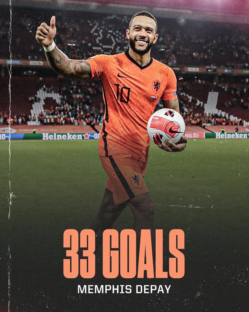 Memphis's tweet photo. Take me up there Legend! 33 goals and counting ❤️💙🧡 #LegendsNeverDie #JohanCruyff #nationalteam https://t.co/zmRTjZPGw4