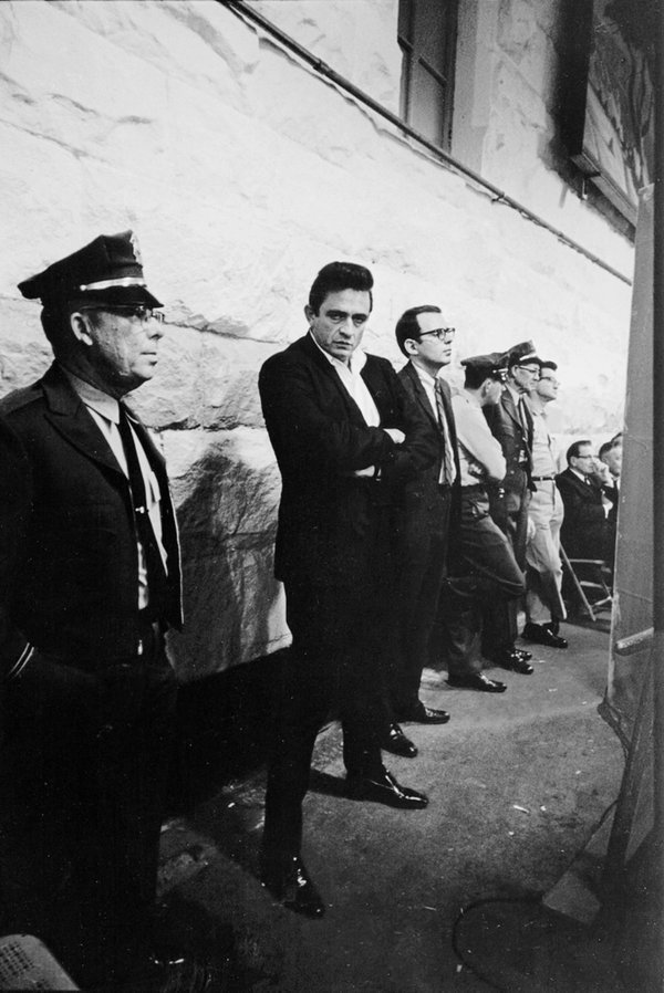 BoredWeb3's tweet image. Johnny Cash waiting to play at Folsom Prison, 1968. 📷 Jim Marshall.