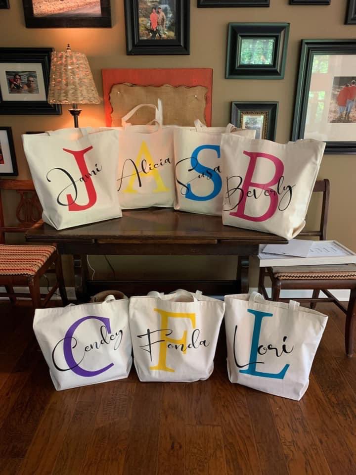 ChristinaM716's tweet image. Check out this project I recently did for a friend! So fun! 🙌 

#vinyl #vinylprojects #canvasbags #tumblers #diy #diyvinyl #diyprojects #athomediy #designingcanvasbags #vinylcutter #customdesign #homemadeprojects #creating #creatingfromhome #diyprojects #funwithvinyl #diyfun